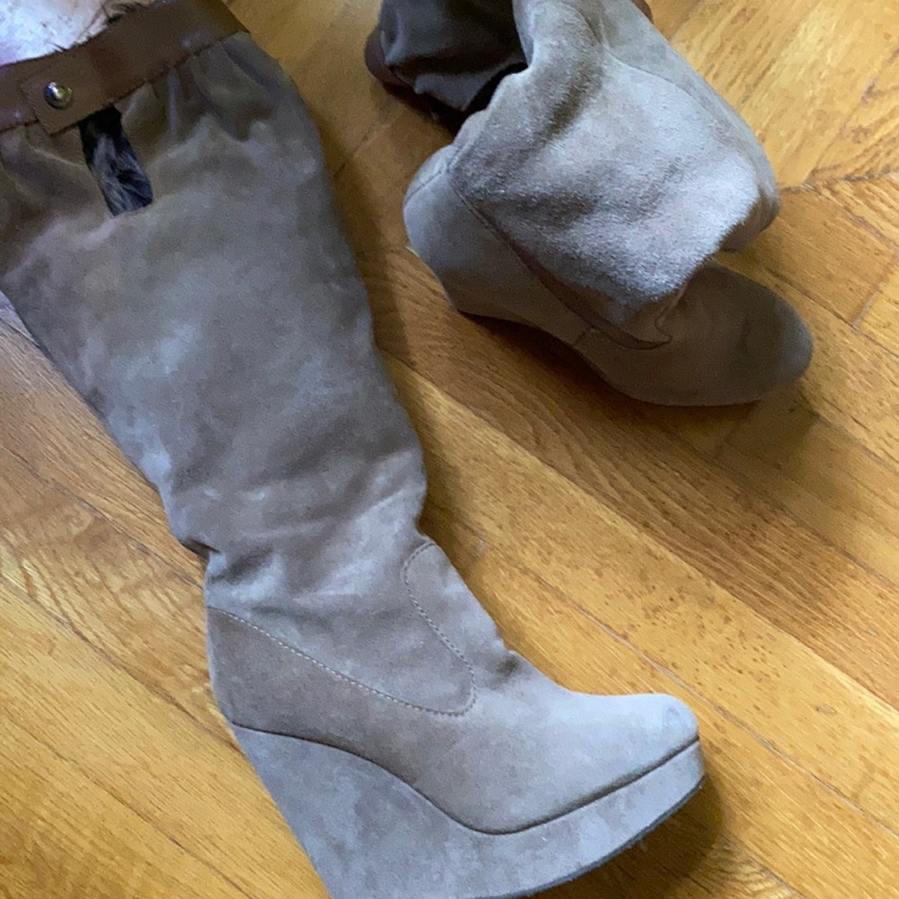 NWT Calvin Klein suede boots